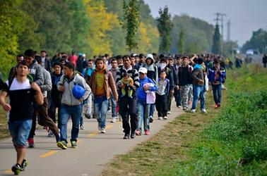 Res_4014251_refugees